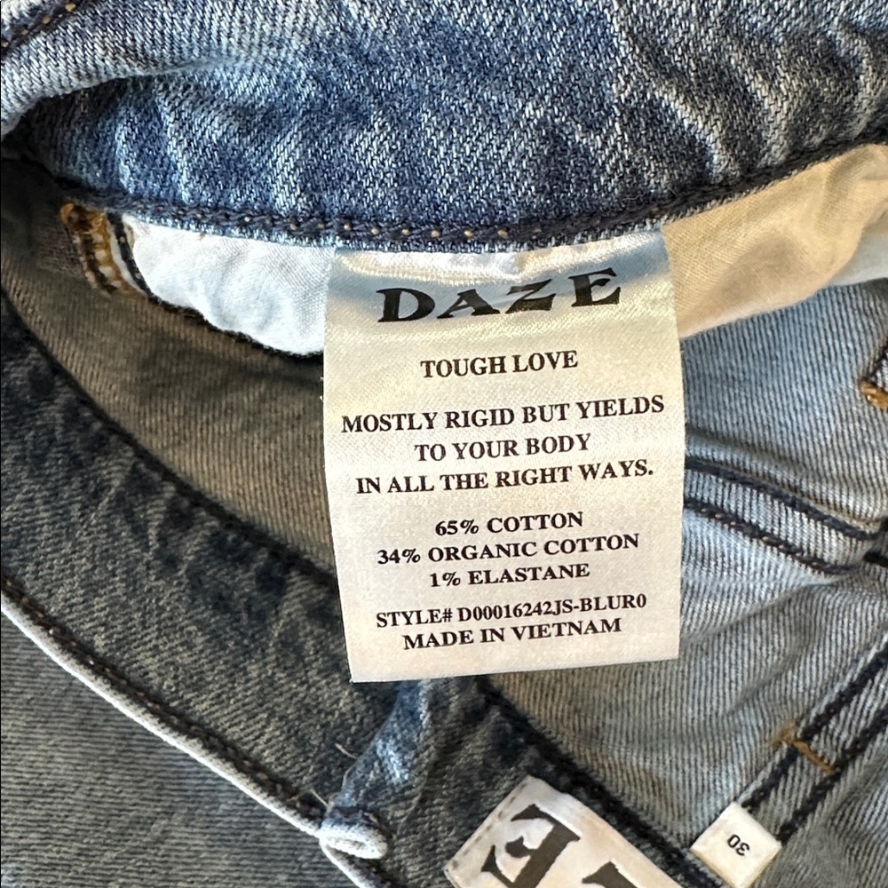 DAZE Jeans Size 30 Barrel Leg High Rise Light Wash Denim Statement - Picture 9 of 12